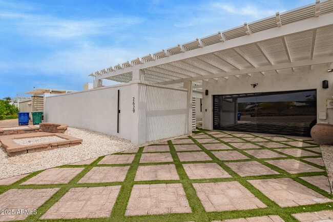 Building Photo - 2629 S Country Club Way