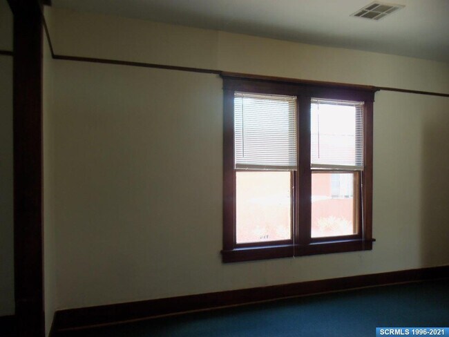 Building Photo - 305 N Pinos Altos Rd