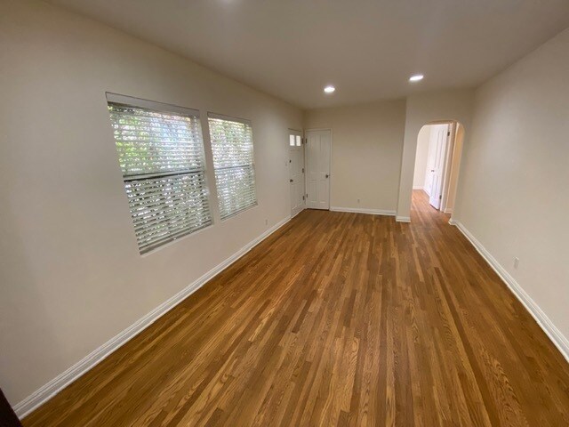living room - 1638 Preuss Rd