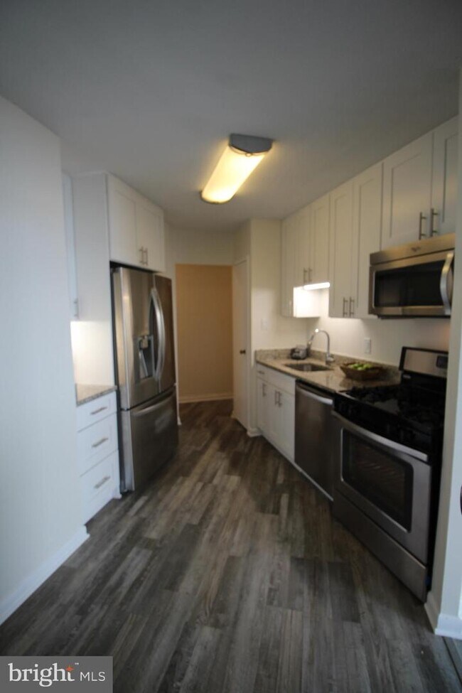 Foto del edificio - 501 Slaters Ln
