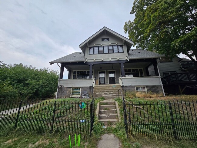 Building Photo - 331-33