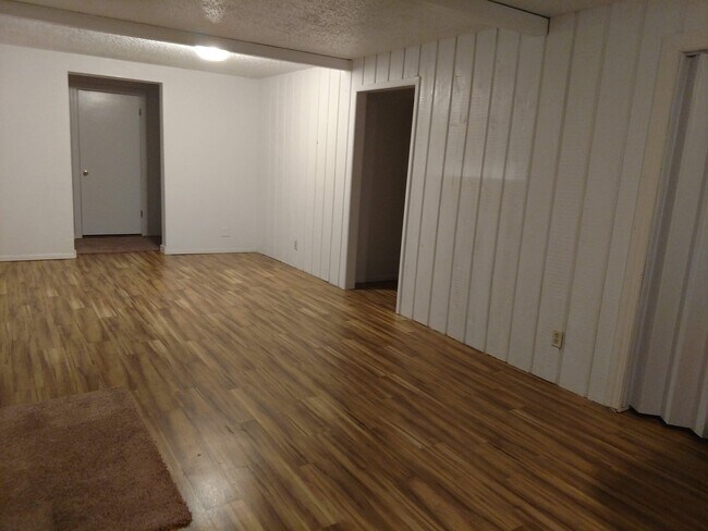 Foto del edificio - 3922 Canyon Lake Dr