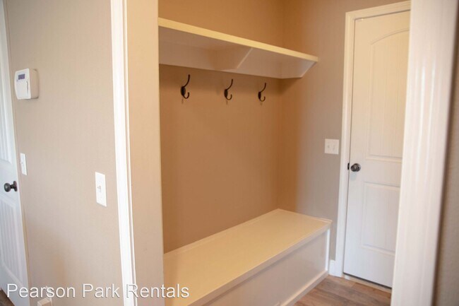 Building Photo - 4 br, 2 bath House - 5764 E Gatehouse Dr.