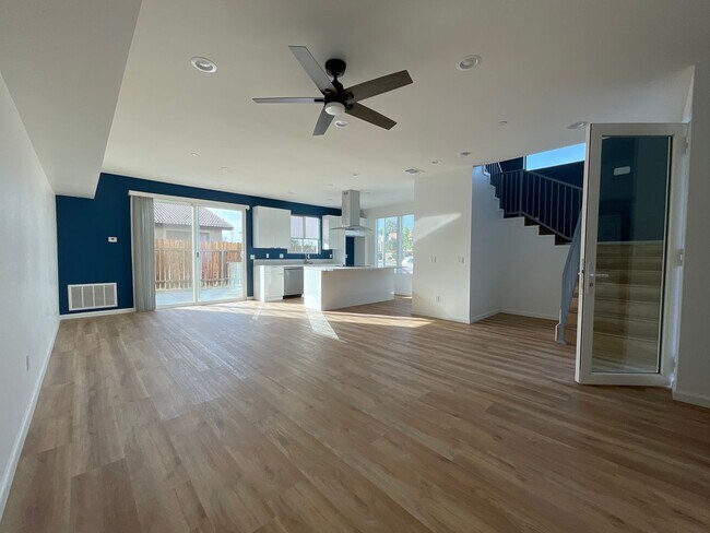 Foto del edificio - 78763 Ave 42
