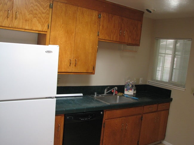 Building Photo - 809 Inverness Way