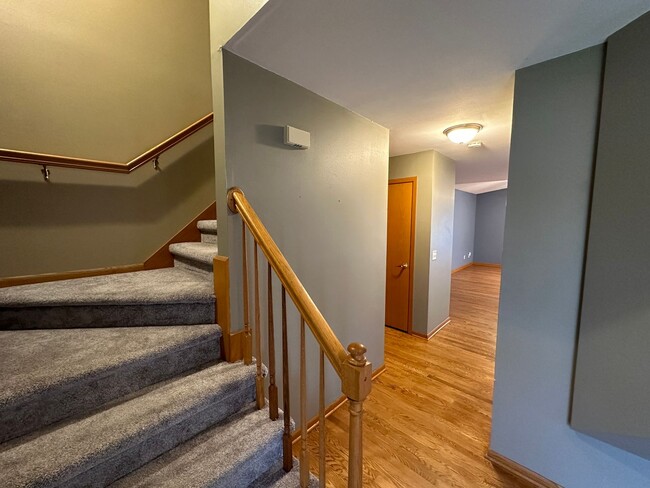 Foto del edificio - Huge 3BR/3BA house on Madison's West Side!