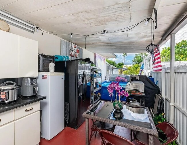 Foto del edificio - 250 NW 55th Ct