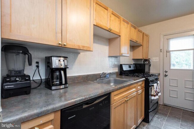 Foto del edificio - 8202 Marlton Ct