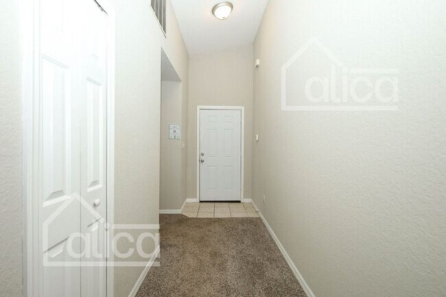 Foto del edificio - 7331 Holly St