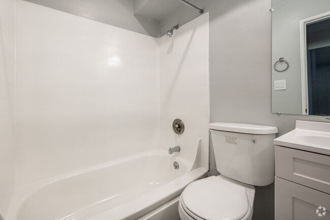 2 BR, 1 BA - 875 SF - Outpost on Yukon