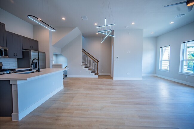 Foto del edificio - 3738 Mainer St
