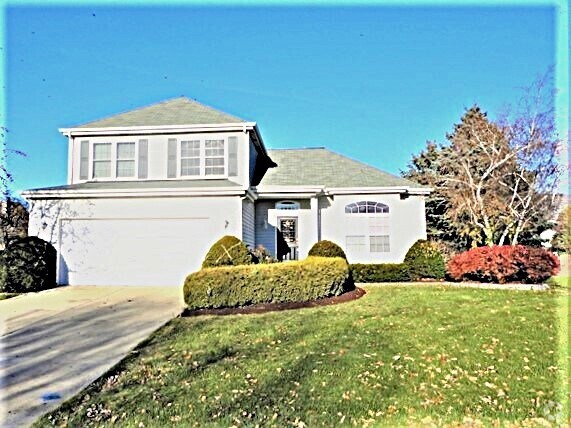 Building Photo - 613 Doral Ln