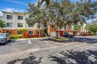 Building Photo - 7101 Myrtlewood Cir W