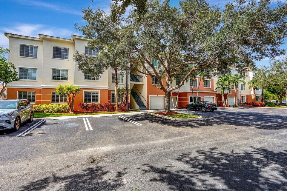 Foto principal - 7101 Myrtlewood Cir W