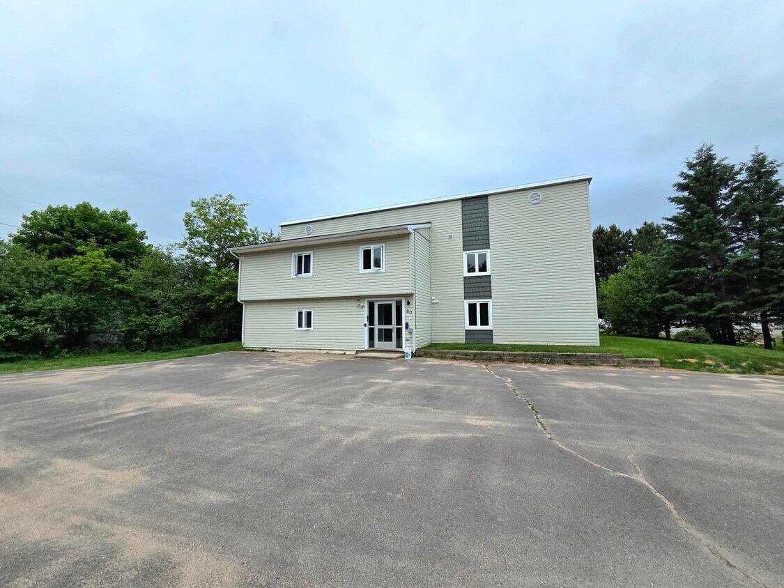 Photo du bâtiment - 80 Glasier Rd