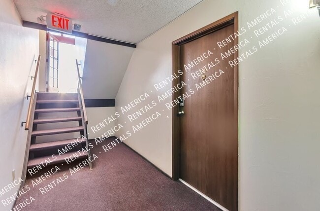 Building Photo - 6311 N Barcelona Ct