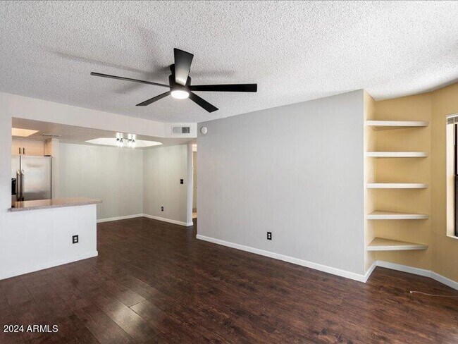 Building Photo - 4850 E Desert Cove Ave