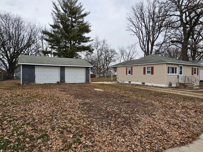 Building Photo - 2 bedroom 1 bath house