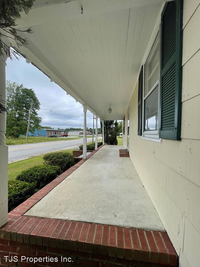 Foto del edificio - 3 br, 2 bath House - 408 S Main Street