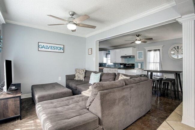 Building Photo - 5405 Avenue N 1/2 Rear