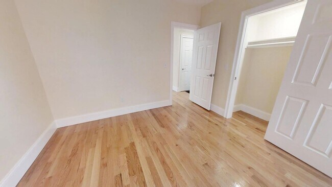 Foto del edificio - Central Location, All New, Central Heat/AC...