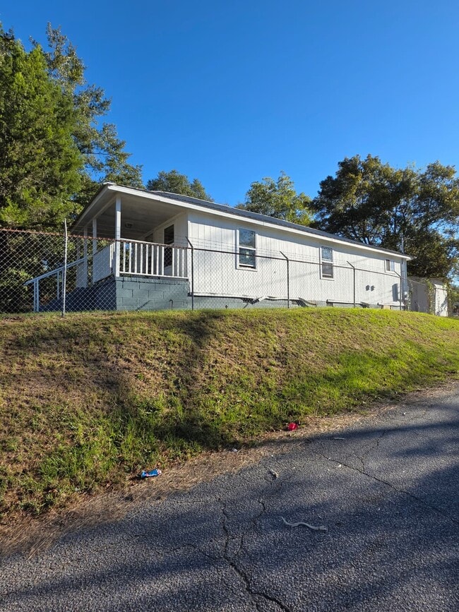 Building Photo - 315 S Seale Rd