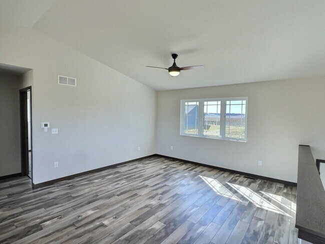 Building Photo - 109 Parkview Ave
