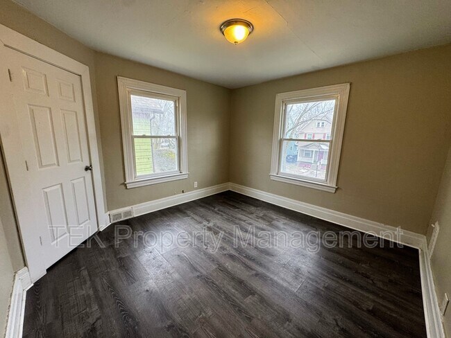 Foto del edificio - 128 Roslyn St