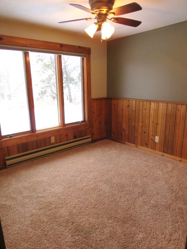 Building Photo - $1,550| 3bd 1.5Ba| 7351 20th Ave| Availabl...