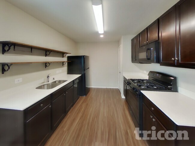 Foto del edificio - 5668 McClelland St