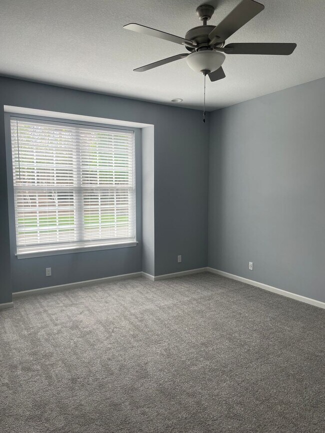 Foto del edificio - 15813 Riley St