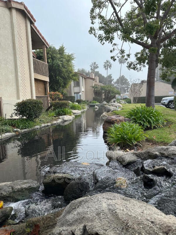 Foto del edificio - 16542 Blackbeard Ln