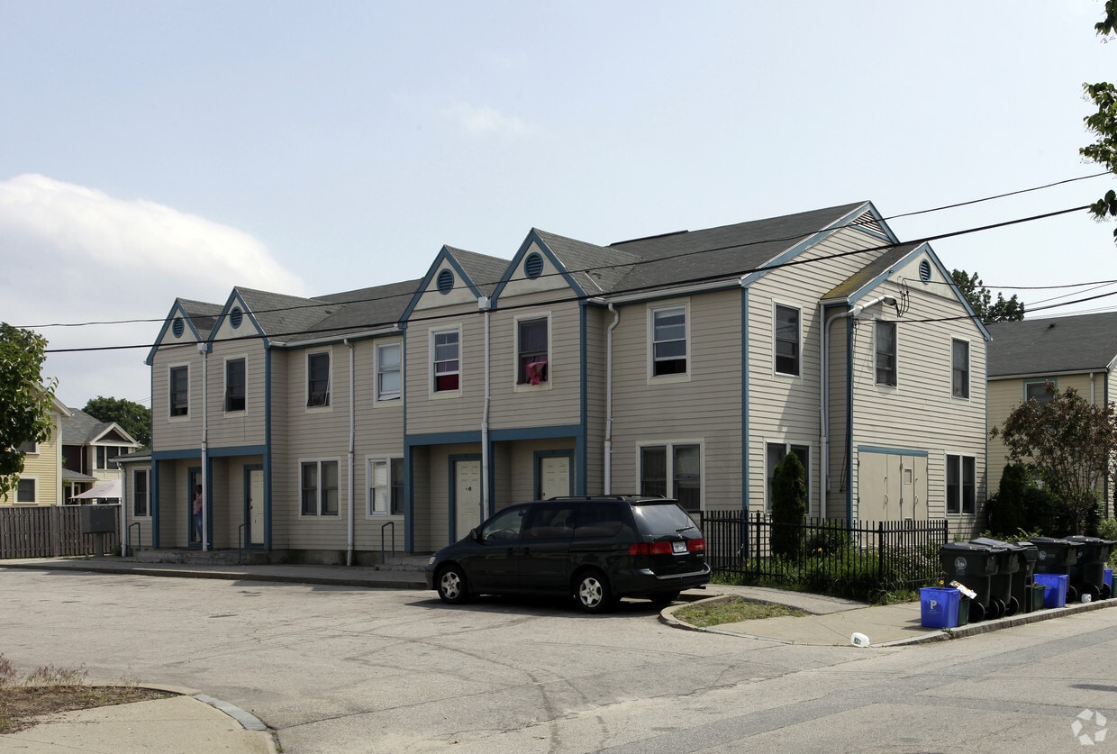 Building Photo - Cornplanter Row