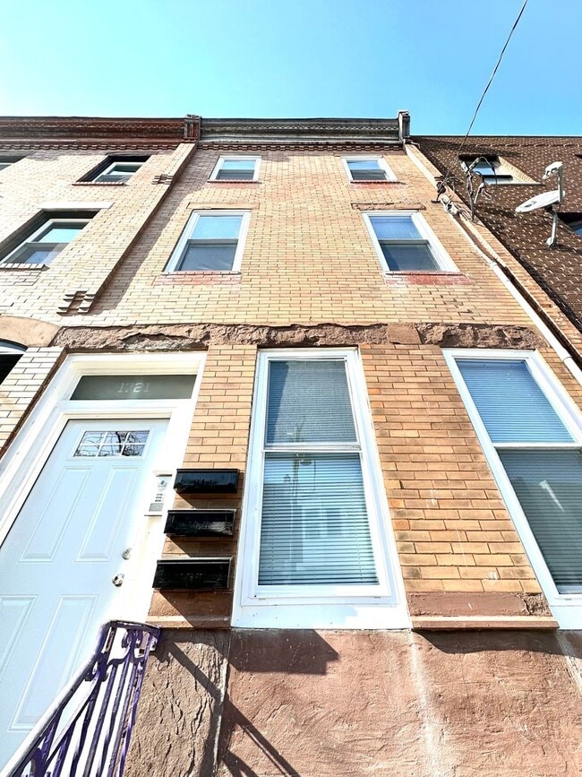 Building Photo - 1721 Mifflin St