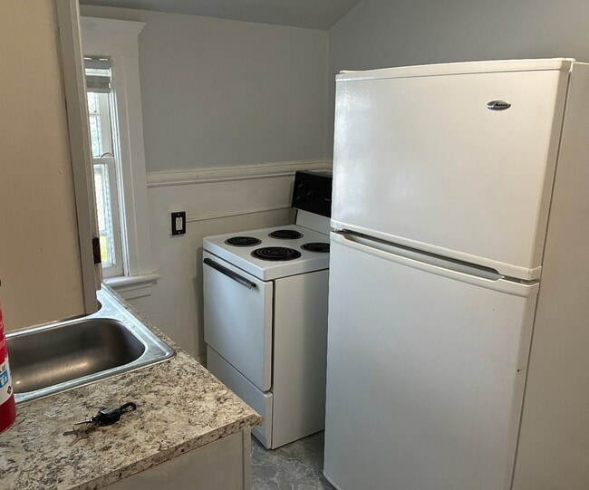 Building Photo - 309 3rd St