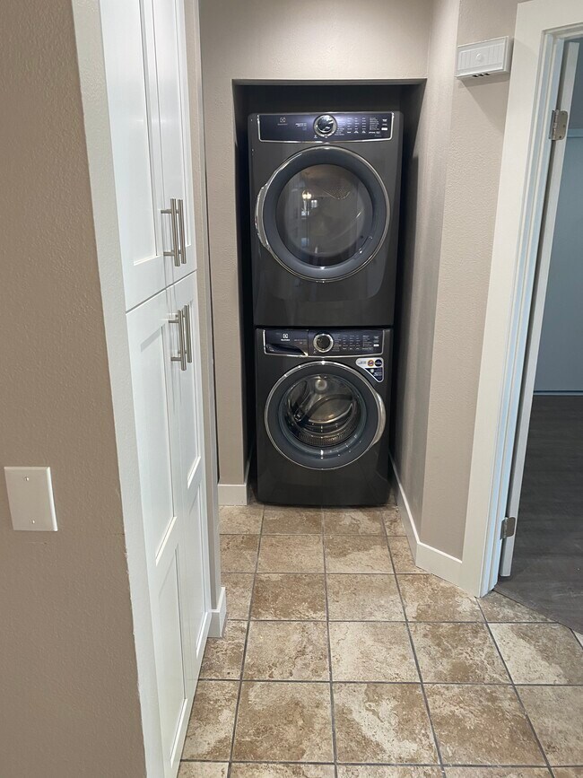 Washer and Dryer - 2304 Archwood Ln