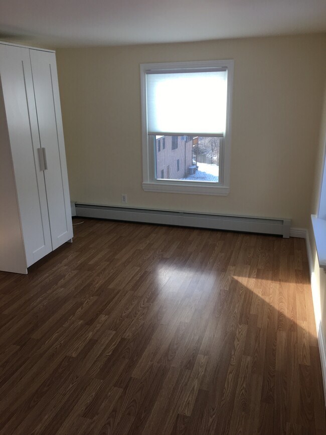 Sunroom/Office - 323 Church St