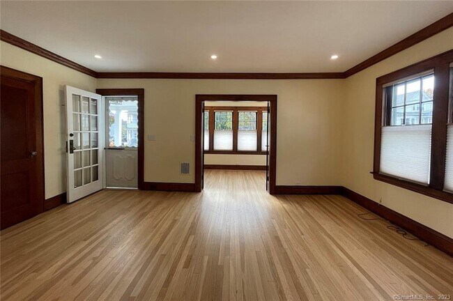 Building Photo - 74 Harborview Ave