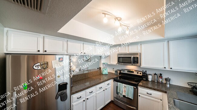 Foto del edificio - 7645 E Sandalwood Dr