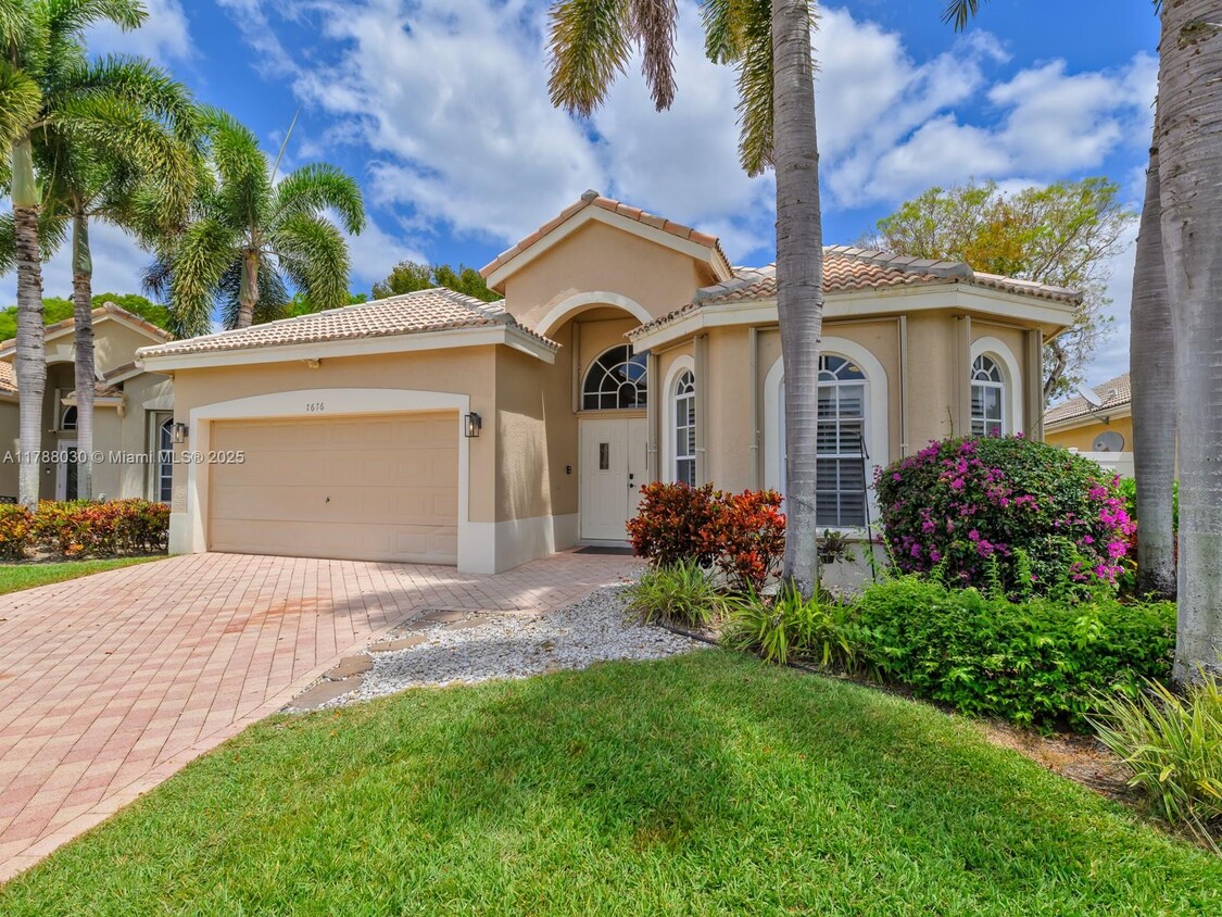 Primary Photo - 7676 Eagle Point Dr