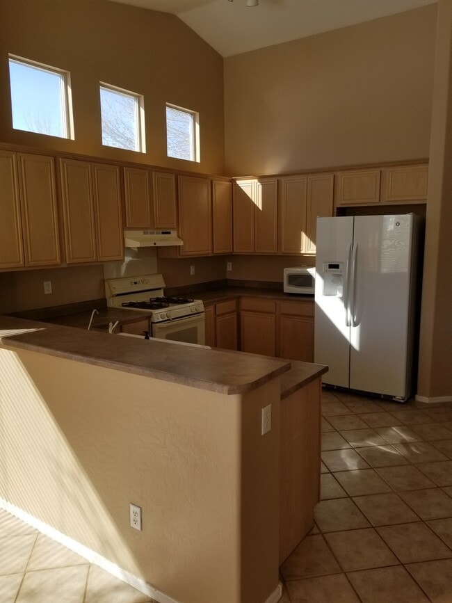 Building Photo - 2355 W High Country Dr