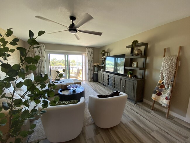 Building Photo - 1346 Jimmy Buffett Mem Hwy