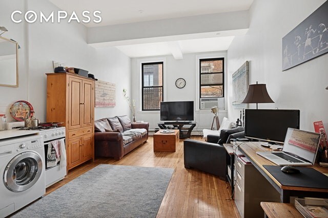 Foto del edificio - 431 E 12th St