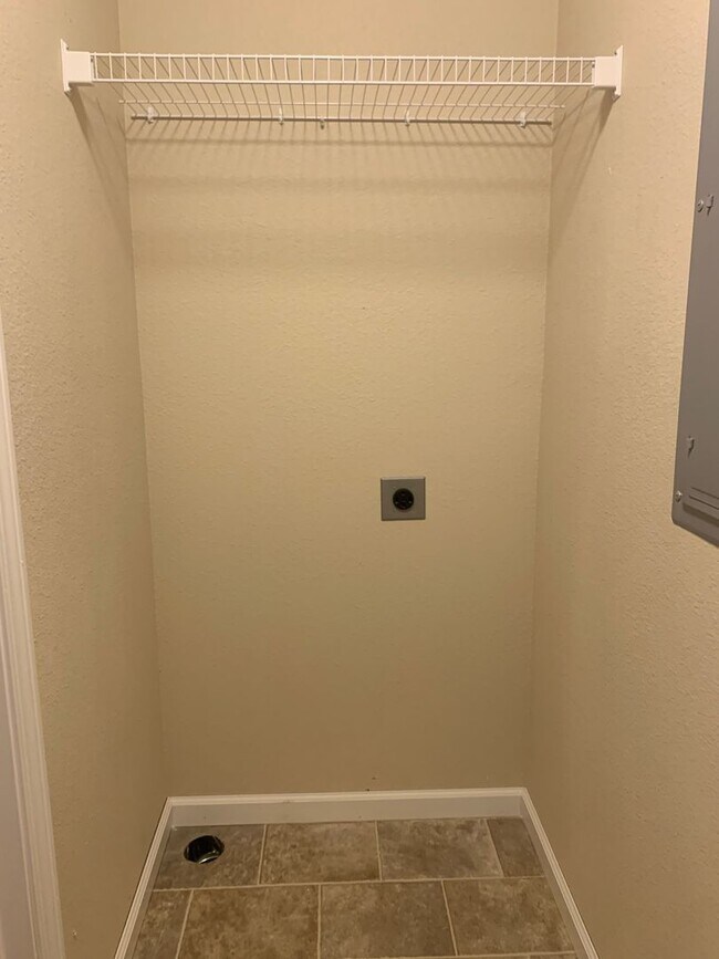 Foto del edificio - One bedroom in our newest building!