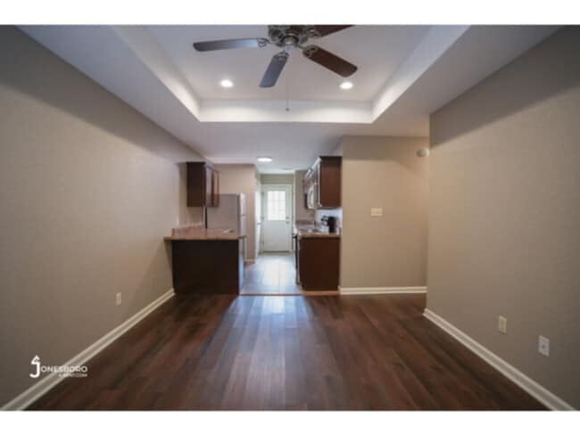 Building Photo - The Woodlands: 2BR 1 BA