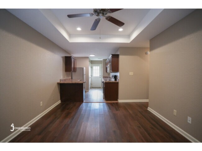 Foto del edificio - The Woodlands: 2BR 1 BA