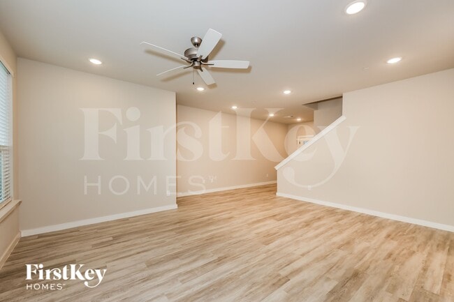 Foto del edificio - 625 Sophia Wy