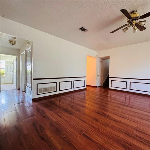 Foto del edificio - 5524 Royal Meadow Ln
