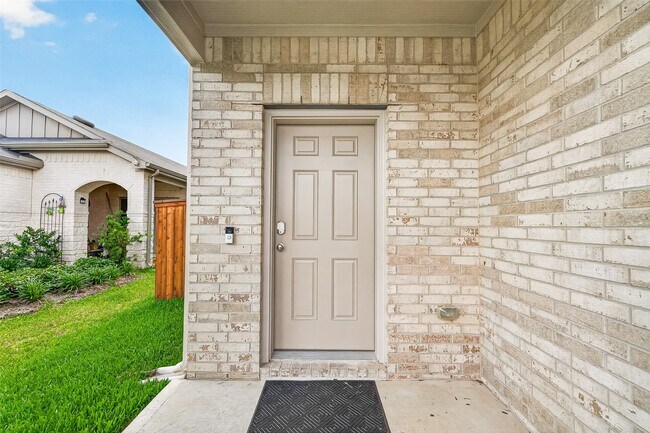 Building Photo - 15138 Canyon Rapids Rd