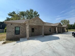 Building Photo - 718 S Spring St
